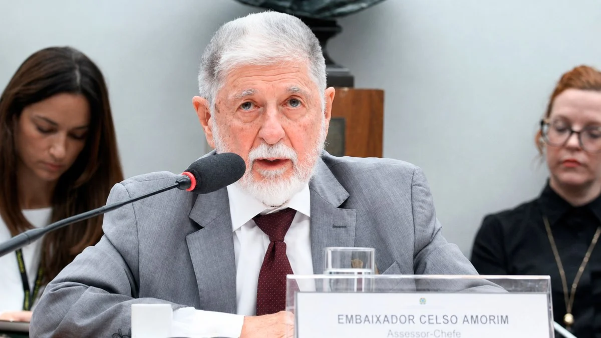 Amorim alerta para cerco de Trump ao Brasil