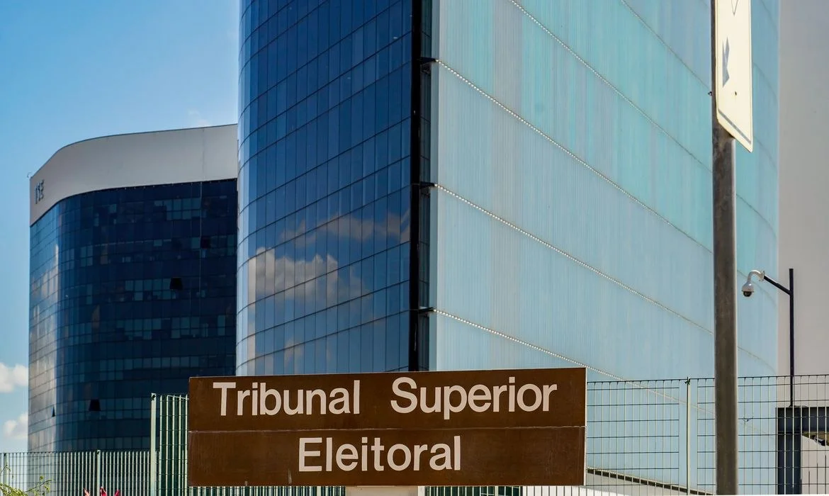 TSE cobra Meta por possível restrição à campanha de Lula