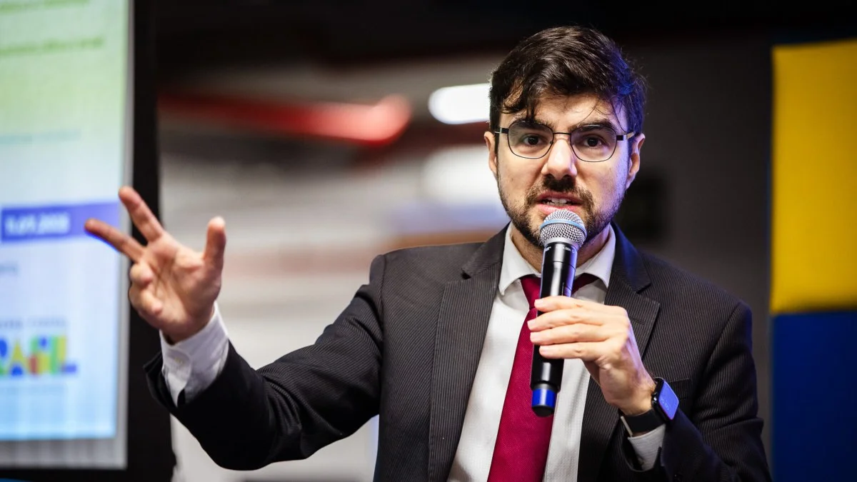 Mello alerta: corte de R$ 200 bi ameaça programas e aposentadorias