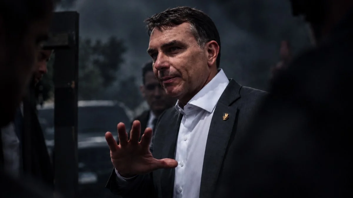 TSE investiga clã Bolsonaro por suspeita de negociar emendas por votos