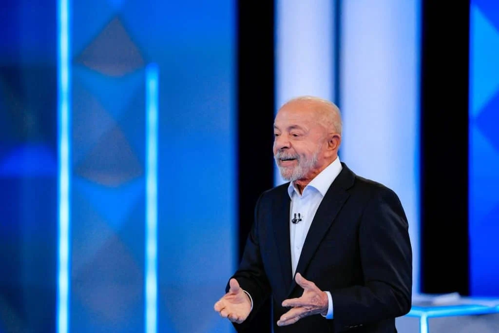 Lula enquadra bolsonaristas e expõe escândalo de mansão tomada de Richarlison